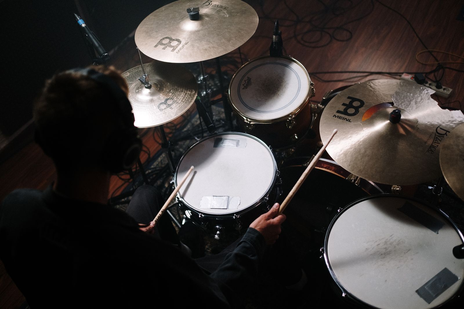 Rhythm player and instrument